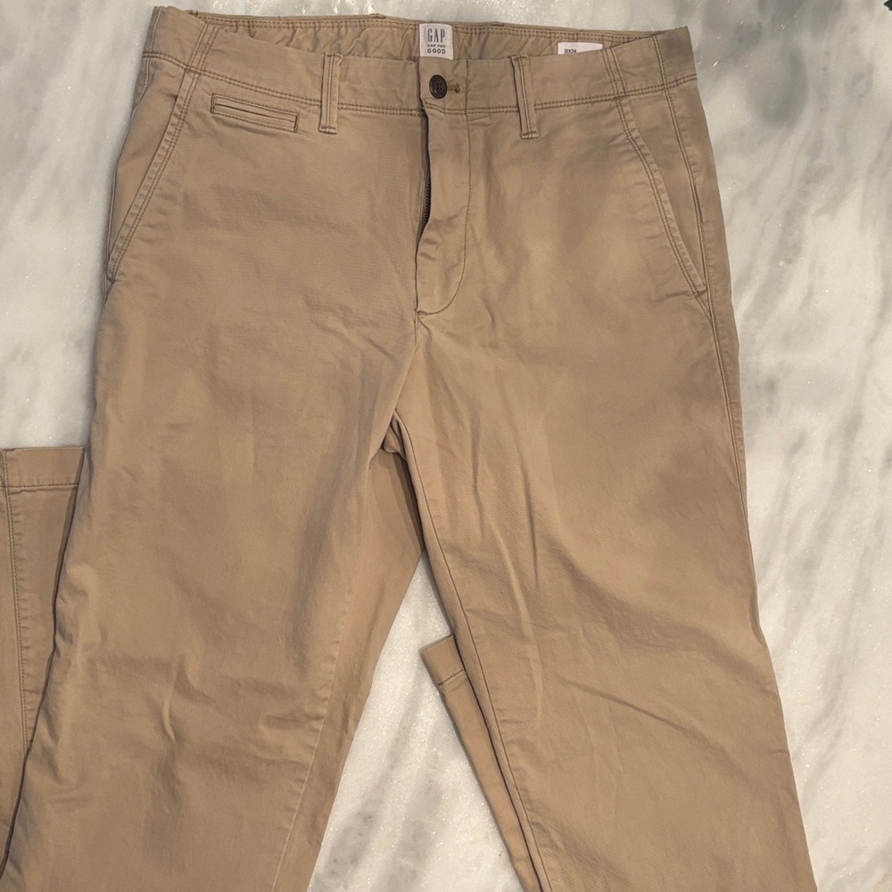 GAP Men's Khaki Straight Leg Pants 32x34